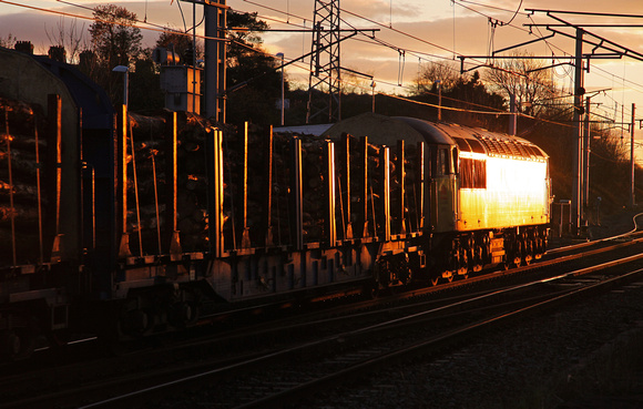 56105 catches the light at Carnforth on 21.11.13