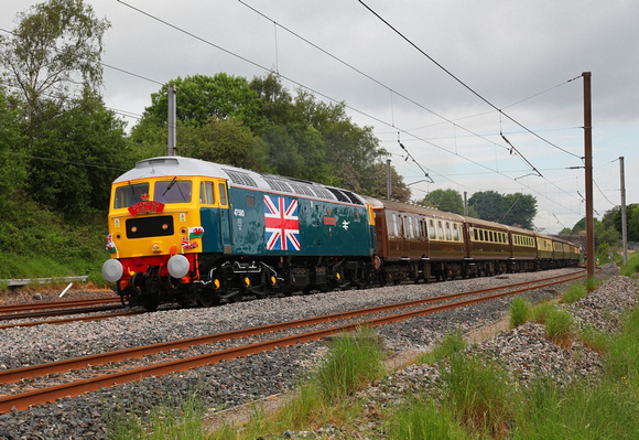 47580 in full 'Diamond Jubilee' Bling pases Oubeck loops with Statesman Rails ECs on1.6.12
