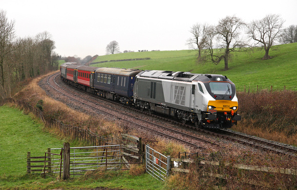 68014 passes Starricks Farm with Pathfinders 'The Yuletide Yorkshire Explorer' from Newport to Leeds