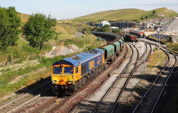66710 arrives at Peak forest with a Peterborough to Tunstead working on 17.7.14.
