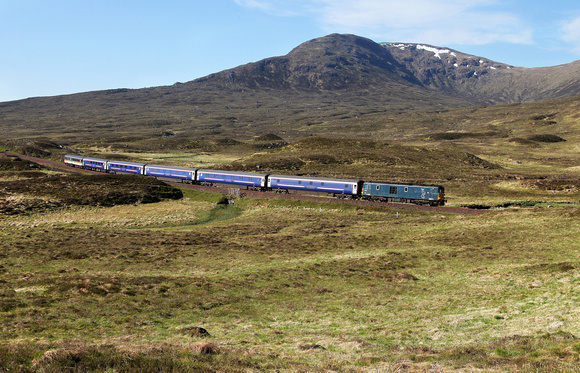 73968 heads away from Corrour with the Fort William bound sleeper service on 28.5.18.