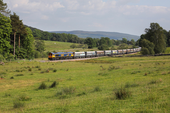 66737 passes Scale Ho on 22.6.21 with its Hunslet to Rylstone empties.