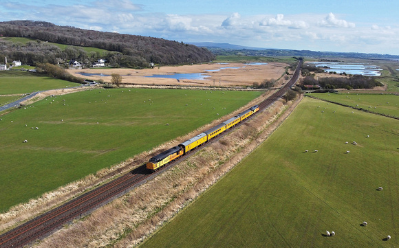 37116 & 37421 pass Crag Foot with 1Q74 Derby to Carlisle on 13.4.21.