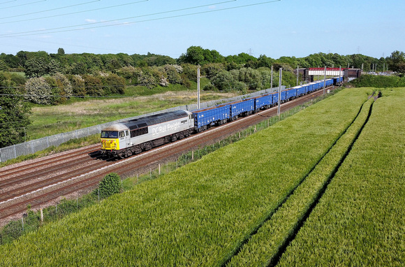 56091 passes Winwick on 27.5.23 with 6M89 09.01 Middleton Towers to Ravenhead Sdgs.