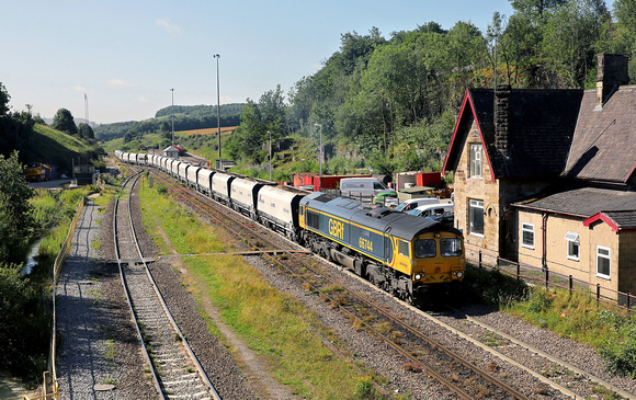 66744 departs from Peak Forest with 6J46 08.50 Peak Forest Cemex Gbrf to Hope St.