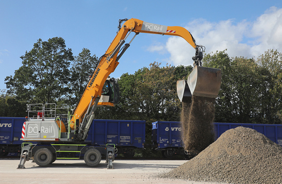 Unloading at DC Rails Chessington Depot on 3.10.23