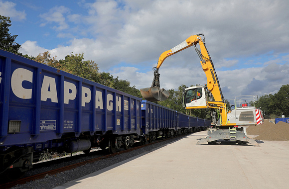 Unloading at DC Rails Chessington Depot on 3.10.23