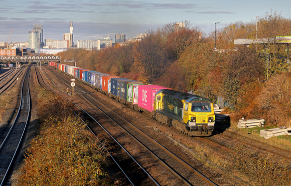 70007 approaches Small Heath on 25.11.23 with 4O27 06.49 Crewe Bas Hall S.S.M. to Southampton M.C.T.
