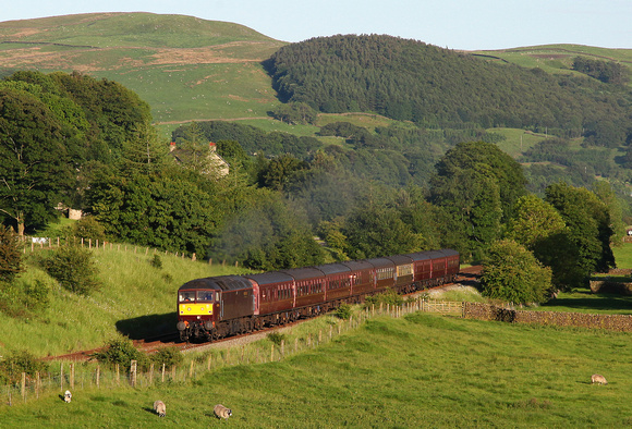 47746 heads up Giggleswick Bank with the returning York to Carnforth 'Wizards Exp’. 5972 ‘Hogwarts Castle’ had worked the train to Hellifield.