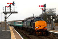 37423 reverses into the sidings at Barrow on 28.12.11.