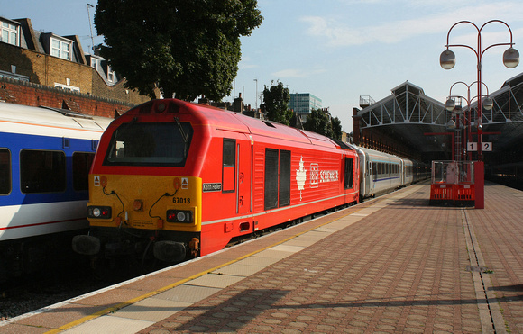 67018 pauses at London Marylebone after arriving from Birmingham Snow Hill on 18.9.14.