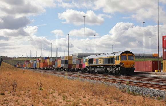 66745 waits final loading at East Midlands Gateway terminal on 10.9.21 with the Seaforth service.
