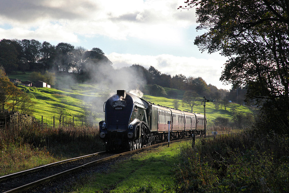 Union of South Africa heads towards Townsend Fold on 27.10.17.