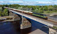47805 heads over the River Lune on Carlisle Bridge with its Appleby to Crewe Statesman tour on 22.5.21.
