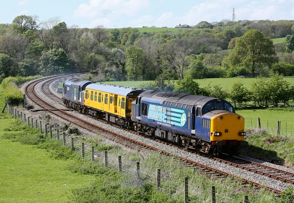DRS 37069 Test train Wennington