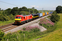 90037 & 90020 pass Yealand on 22.7.21 with 4M25 Mossend to Daventry.