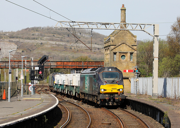 A quick pop out from work to see 68005 passing Carnforth with 6C51 Sellafield to Heysham nukes.