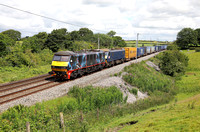 90021 & 90034 pass Yealand on 30.6.22 with 4M25 Mossend to Daventry.