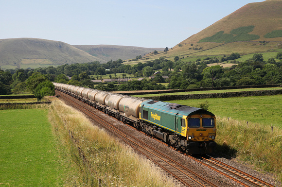 66620 heads away from Edale on 23.7.14 with the Tunstead to West Thurrocks.