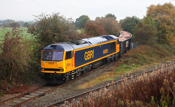 60095 reverses at Edge Green on the Haydock branch with 6F67 09.10 Tuebrook Sdgs to Ashton In Makerfield on 19.10.18.