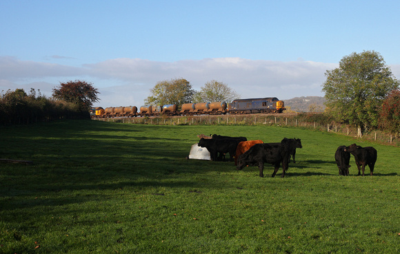 37422 heads past Capernwray on 22.10.18 with 3J11.