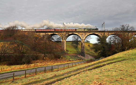 60103 finds a small amount of light as it heads over Docker Viaduct with the 'Flying Scotsman Christmas Dalesman' to Carlisle on 18.12.19.