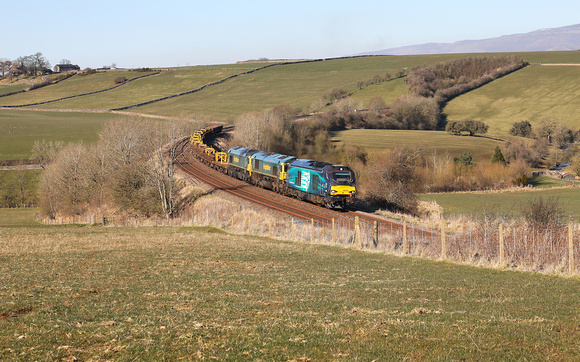 68005 with 66572 & 66516 DIT heads pass Breaks Hall with 6K05 on 2.3.21.