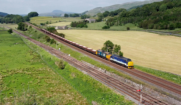 37425 & 37402 pass Settle Jc on 15.6.21 with 6K05 Carlisle to Crewe engineers.