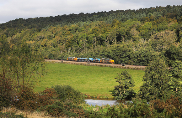 37402 & 37401 approach Huttons Ambo with 3J51 York Thrall to York Thrall on 6.10.21