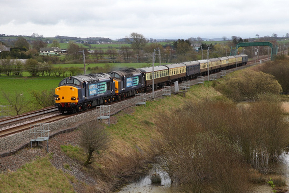 37608 & 37069 pass Elmsfield on 6.4.12 with day 1 of the 'Easter Chieftain' from Exeter to Dumbarton