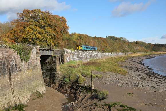 150251 passes Purton on 7.11.19 with 2L53 10.45 Cheltenham Spa to Maesteg.