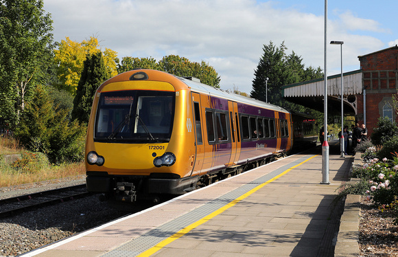 172001 departs from Hereford on 17.9.19 with 1M89 14.39 Hereford to Birmingham New Street.