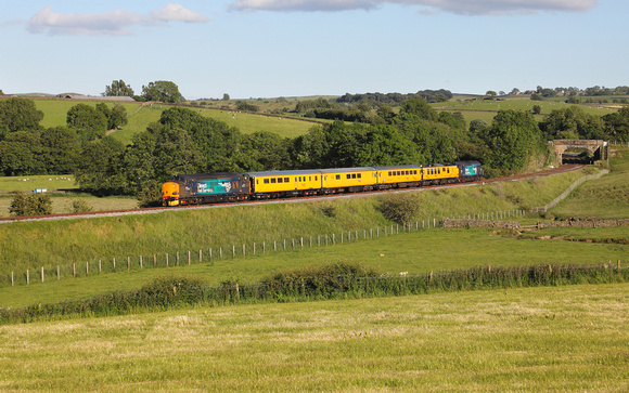 37218 & 37059 passes Kettlesbeck with its Blackpool to Derby test train on 21.6.19.