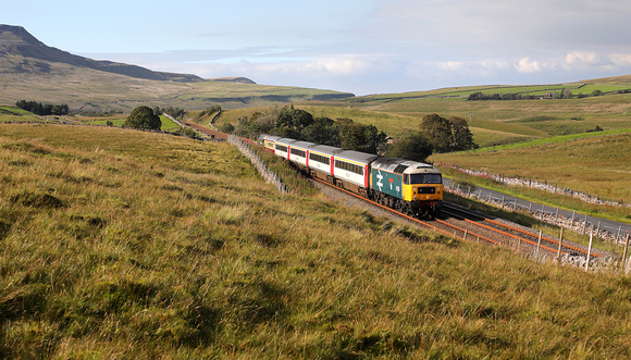 47593 heads away from Shotlock Tunnel on 1.9.20 with the 16.12 Skipton to Appleby.