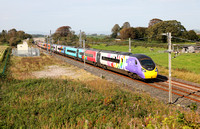 390119 passes Elmsfield on 15.9.20 with the 12.10 London to Glasgow Avanti service.