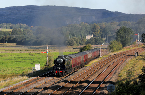 35018 arrives at Settle Jc on 26.9.20 with the Lune Rivers tour to Scarborough.