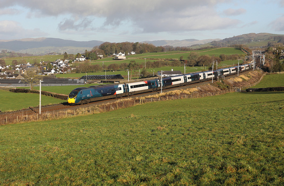 390156 heads away from Oxenholme with 1M10 09.40 Glasgow Central to London Euston on 2.12.20.