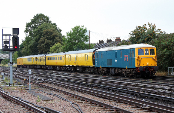 73201 & 73138 head away from Southampton on  18.8.11 with a Network Rail test train.