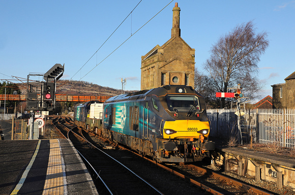 68033 & 88005 arrive into Carnforth on 6.1.25 with 6C51.