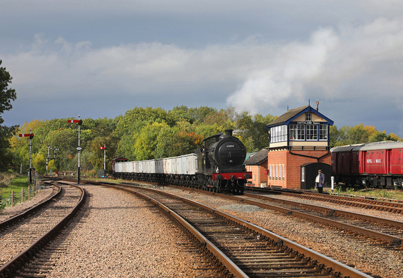 65894 heads through Swithland sidings with the coal empties on 4.10.22.